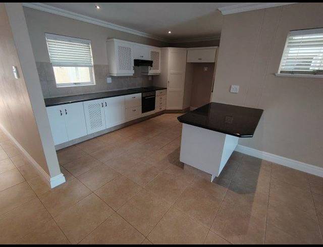 3 BEDROOM APARTMENT FOR SALE IN LA LUCIA